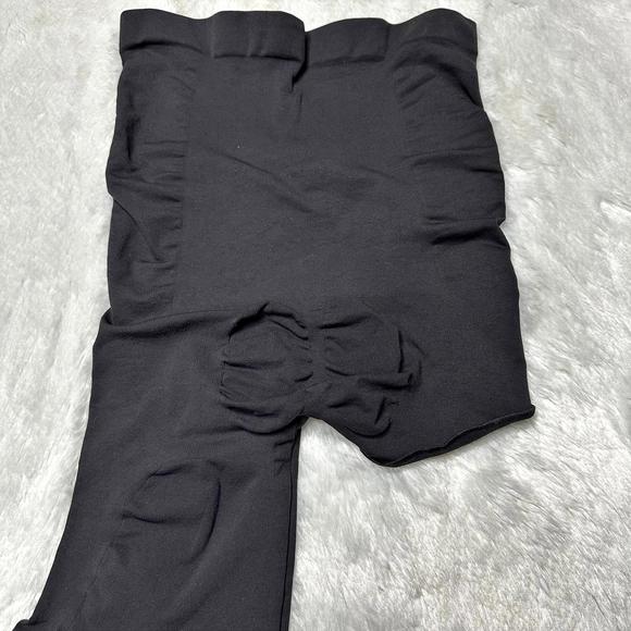 NEW Skims Seamless Sculpt Short Right Leg Exposed Onyx Women's 4X/5X - Picture 4 of 7